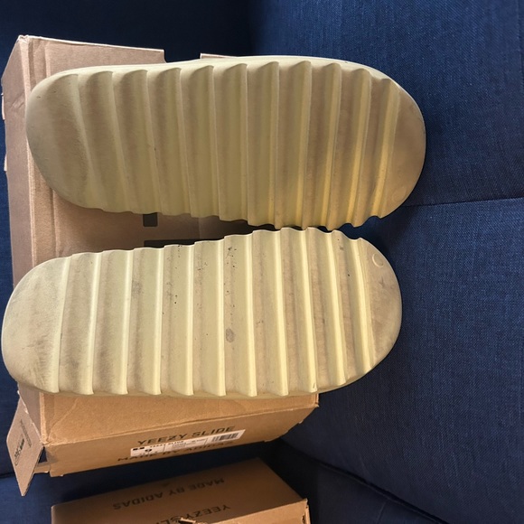 Adidas Yeezy Slide Resin FX0494 Mens Size 9 - Picture 3 of 4